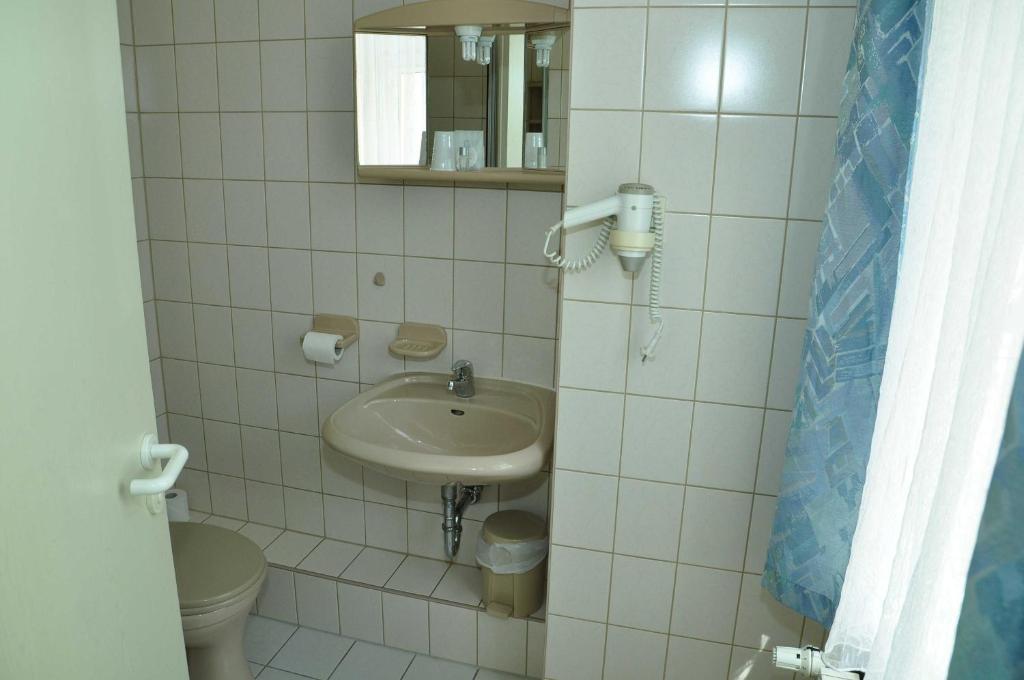 Pension Leipzig Georgplatz Room photo
