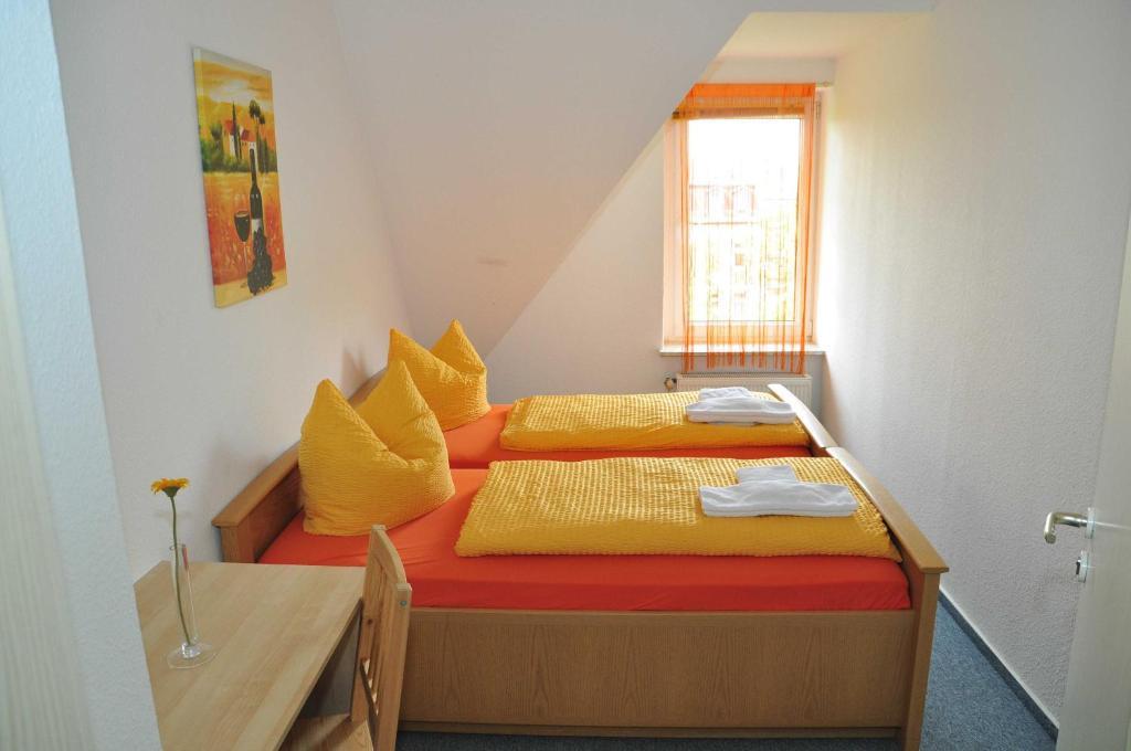 Pension Leipzig Georgplatz Room photo
